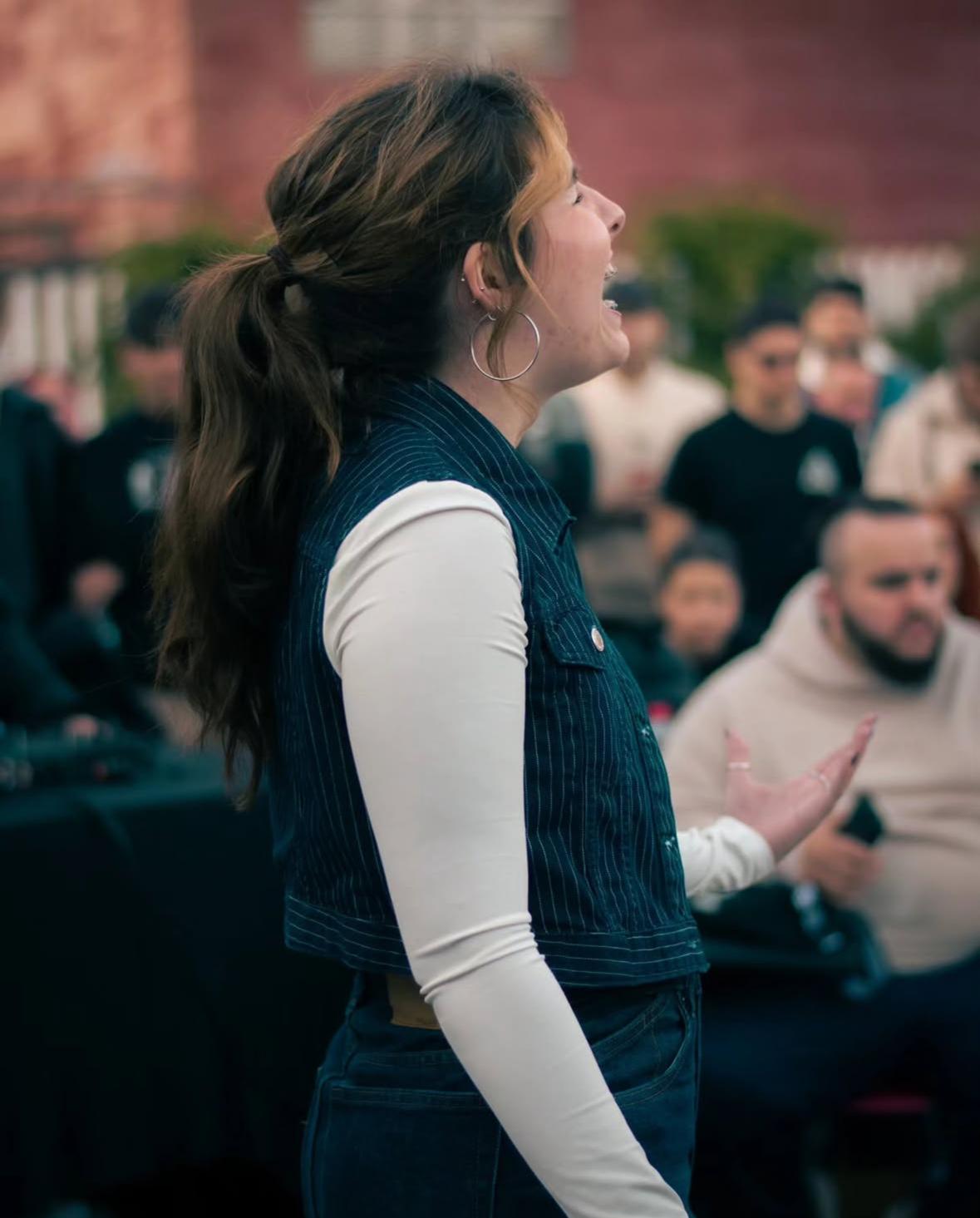 Sara Cortés - Actuación en directo